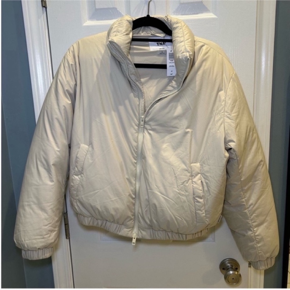 Aritzia TNA puffer jacket nwt